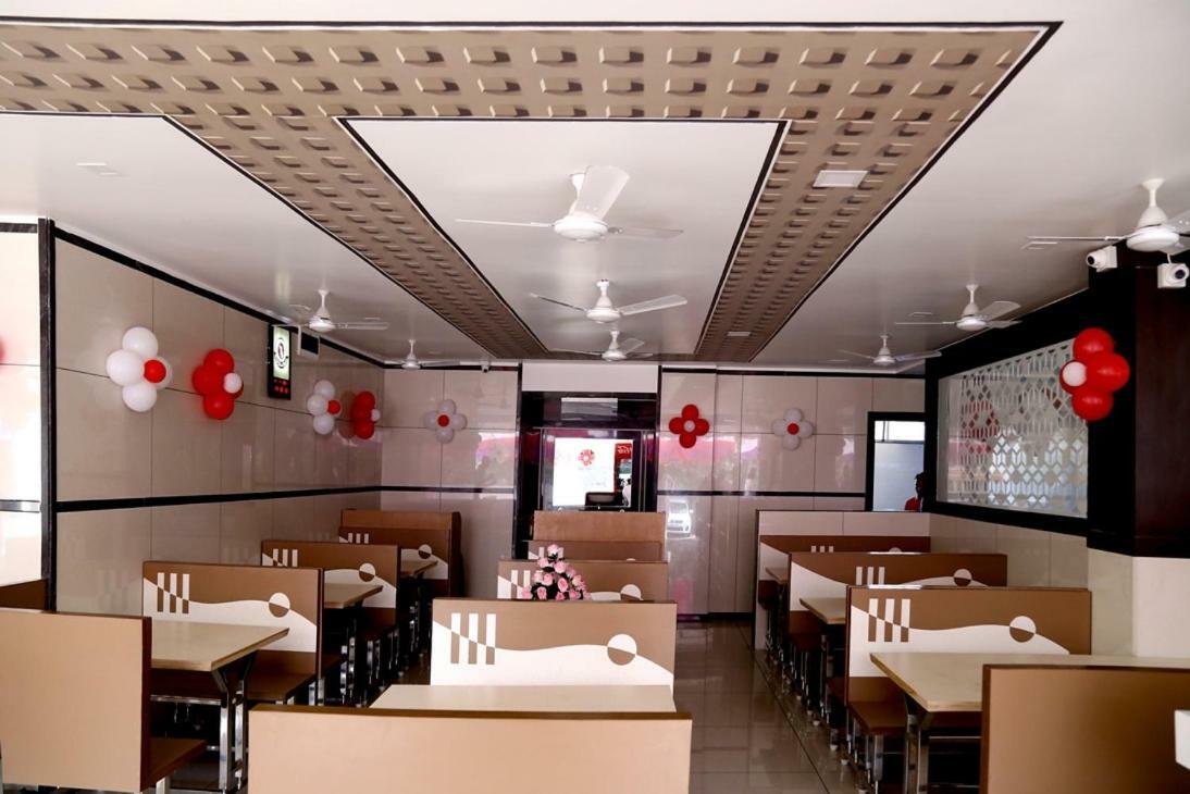 Hotel Shahi Darbar Navsari Eksteriør bilde