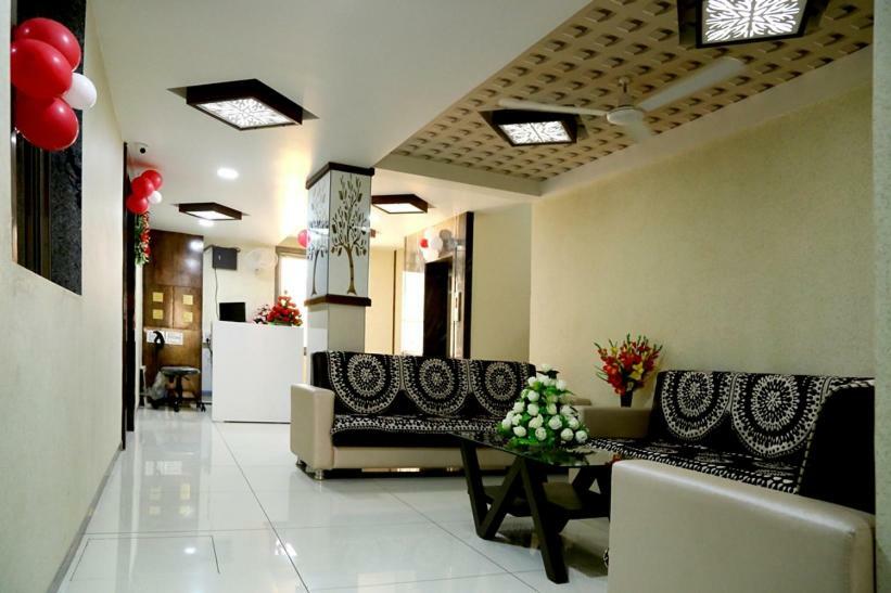Hotel Shahi Darbar Navsari Eksteriør bilde