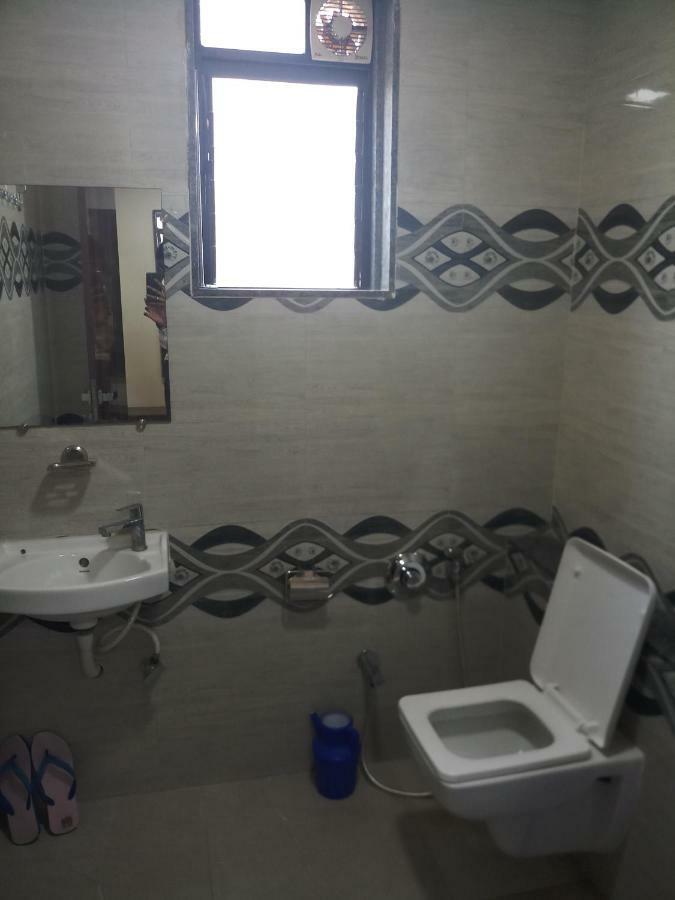 Hotel Shahi Darbar Navsari Eksteriør bilde