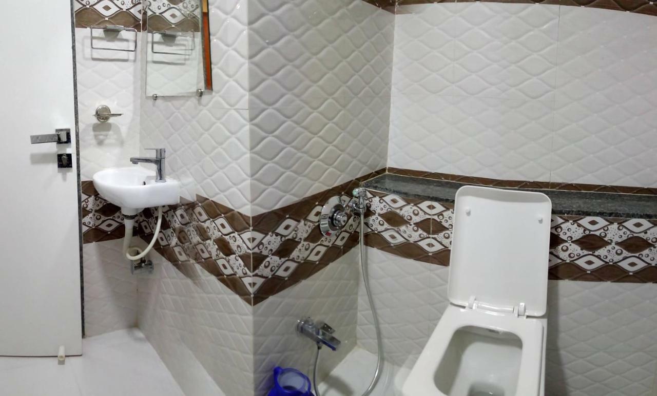 Hotel Shahi Darbar Navsari Eksteriør bilde